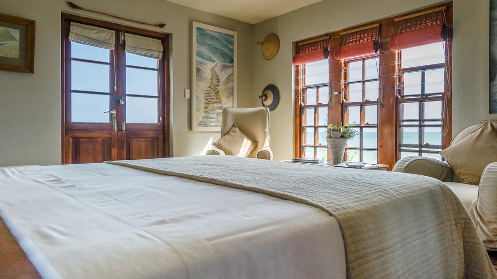 The Oystercatchers Haven At Paternoster Chambre photo