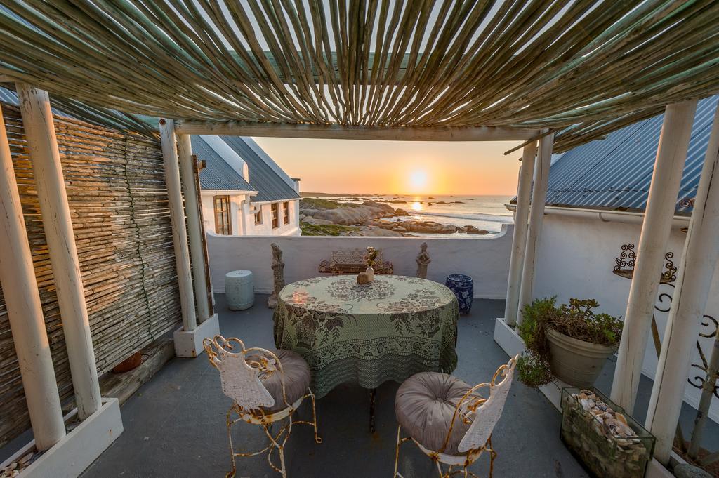 The Oystercatchers Haven At Paternoster Chambre photo